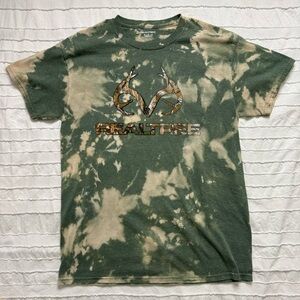 Realtree Graphic tee | bleach dyed